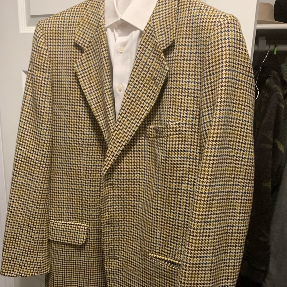 Bugatchi Tan and Black Sport Coat Timeless Elegance